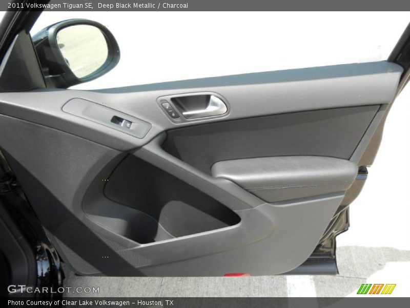 Deep Black Metallic / Charcoal 2011 Volkswagen Tiguan SE