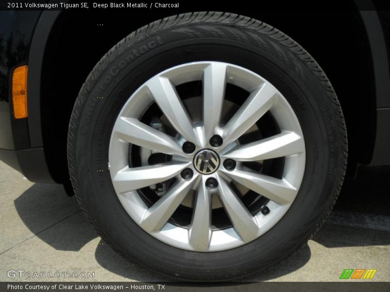 Deep Black Metallic / Charcoal 2011 Volkswagen Tiguan SE