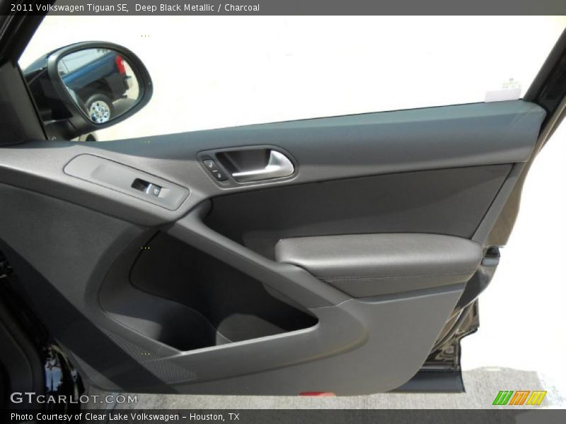 Deep Black Metallic / Charcoal 2011 Volkswagen Tiguan SE