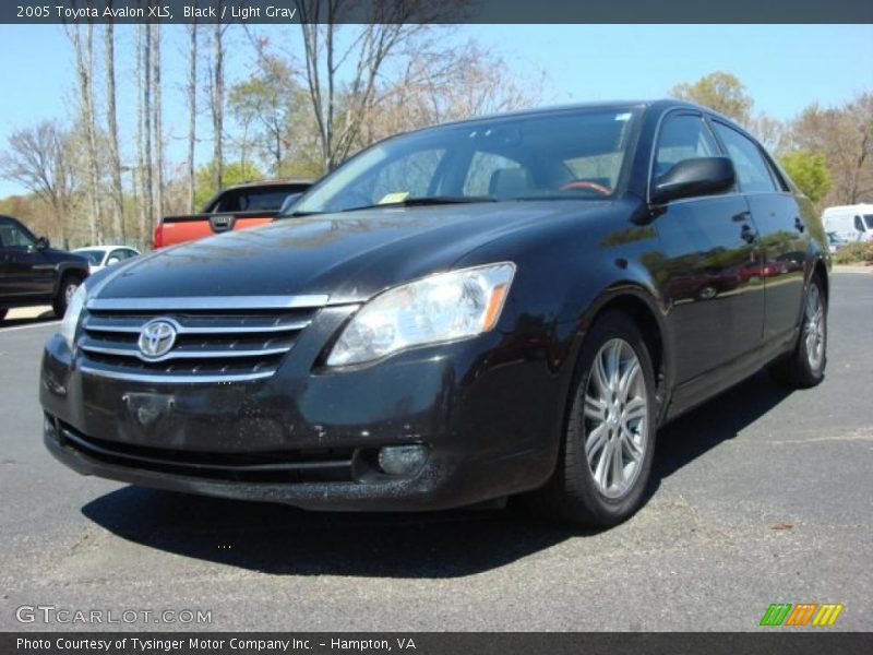 Black / Light Gray 2005 Toyota Avalon XLS