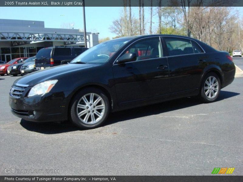 Black / Light Gray 2005 Toyota Avalon XLS