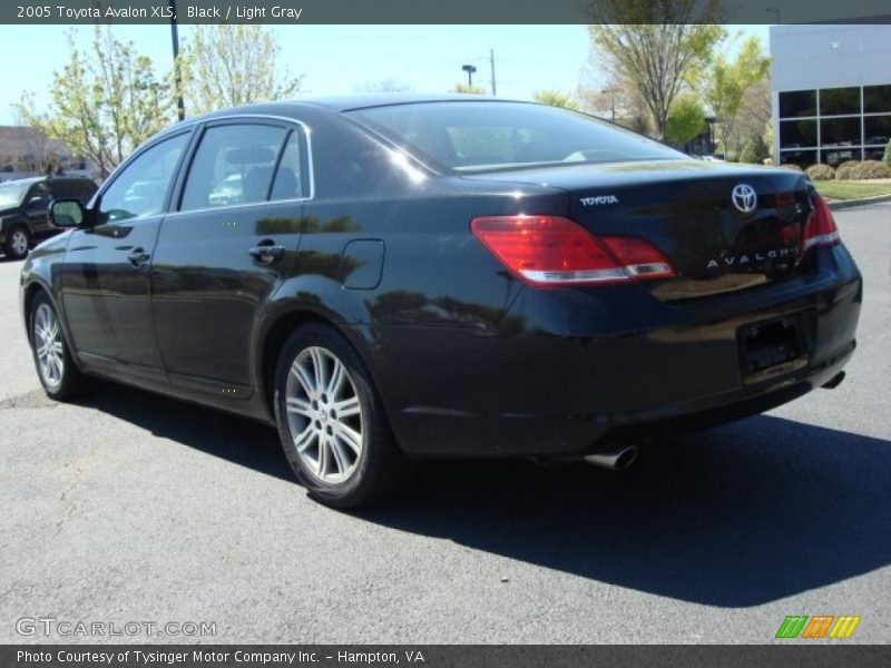 Black / Light Gray 2005 Toyota Avalon XLS