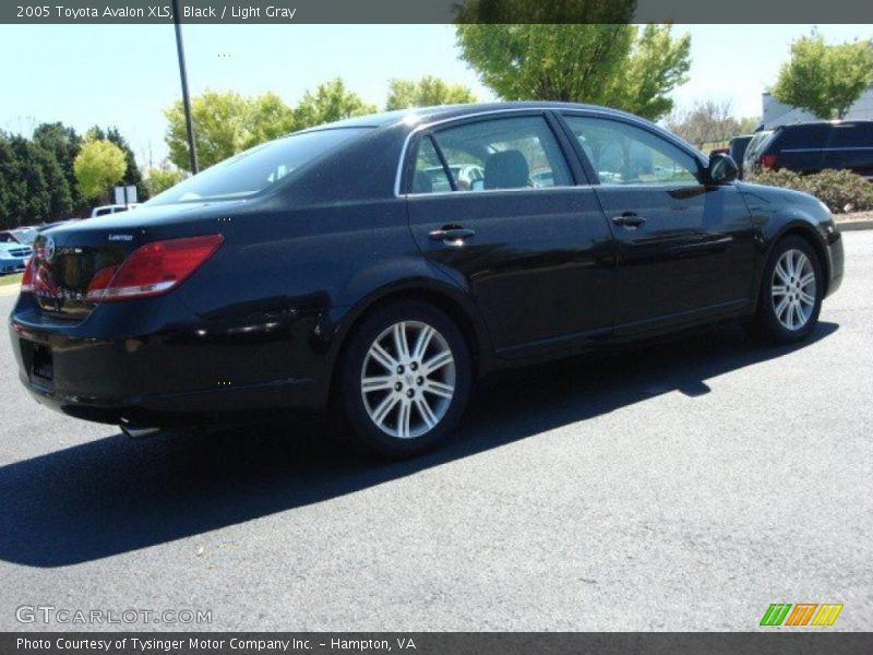 Black / Light Gray 2005 Toyota Avalon XLS