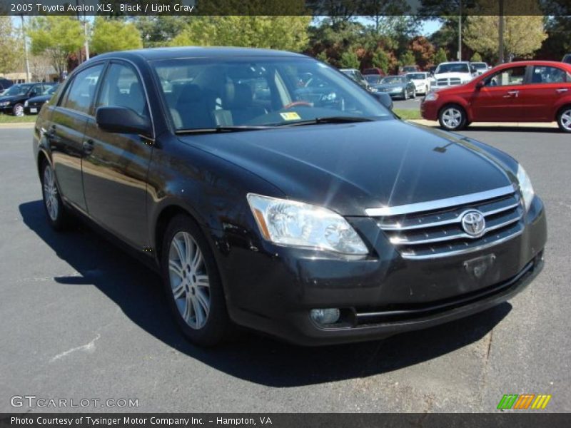 Black / Light Gray 2005 Toyota Avalon XLS