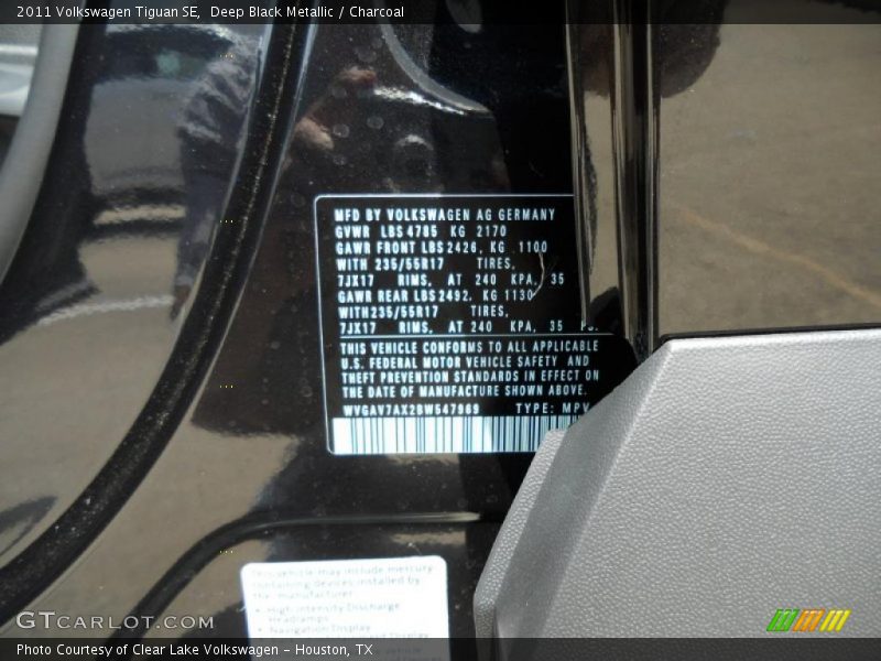 Deep Black Metallic / Charcoal 2011 Volkswagen Tiguan SE