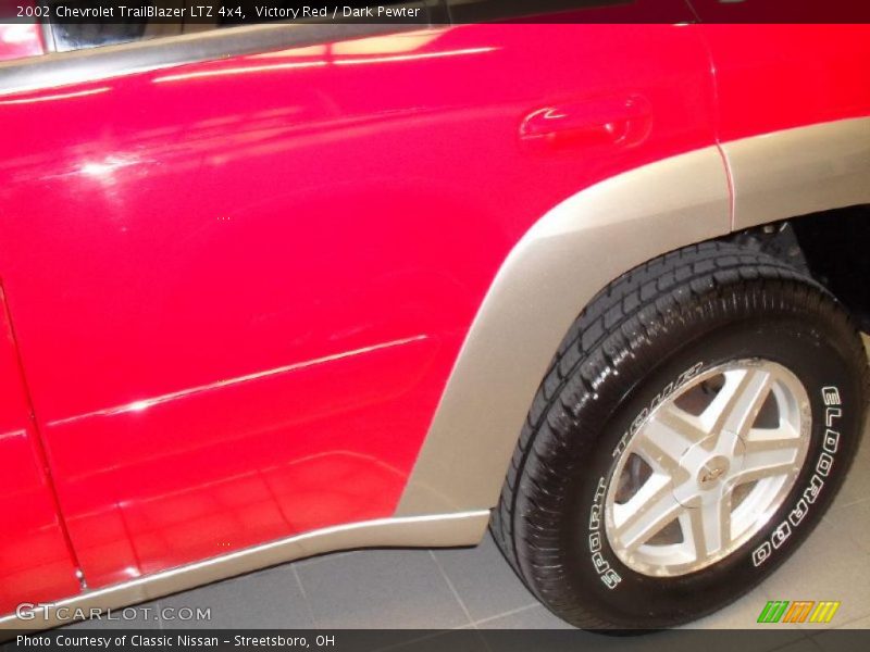 Victory Red / Dark Pewter 2002 Chevrolet TrailBlazer LTZ 4x4