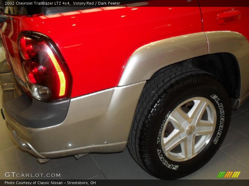 Victory Red / Dark Pewter 2002 Chevrolet TrailBlazer LTZ 4x4