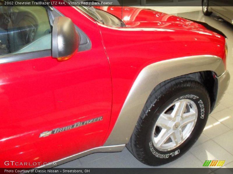 Victory Red / Dark Pewter 2002 Chevrolet TrailBlazer LTZ 4x4