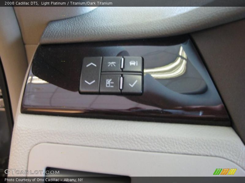 Light Platinum / Titanium/Dark Titanium 2008 Cadillac DTS