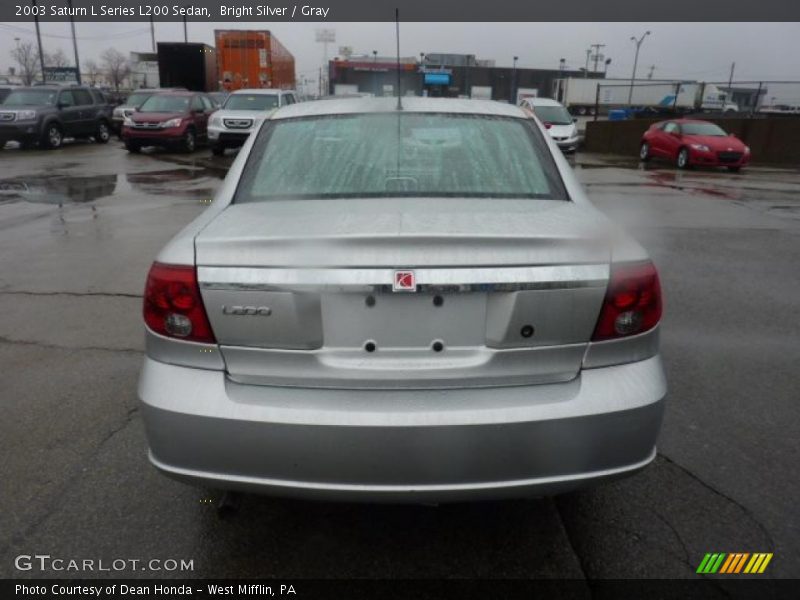 Bright Silver / Gray 2003 Saturn L Series L200 Sedan
