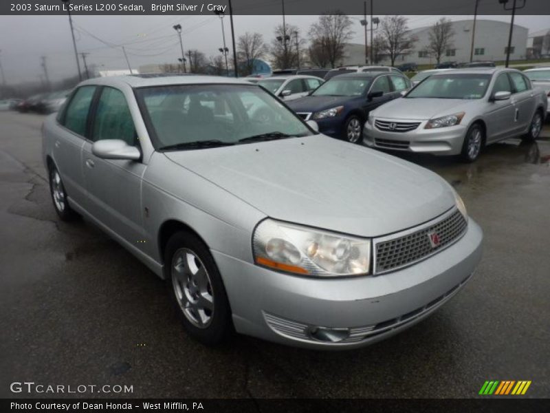 Bright Silver / Gray 2003 Saturn L Series L200 Sedan