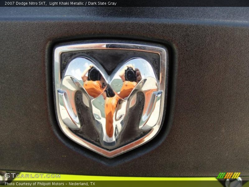 Light Khaki Metallic / Dark Slate Gray 2007 Dodge Nitro SXT