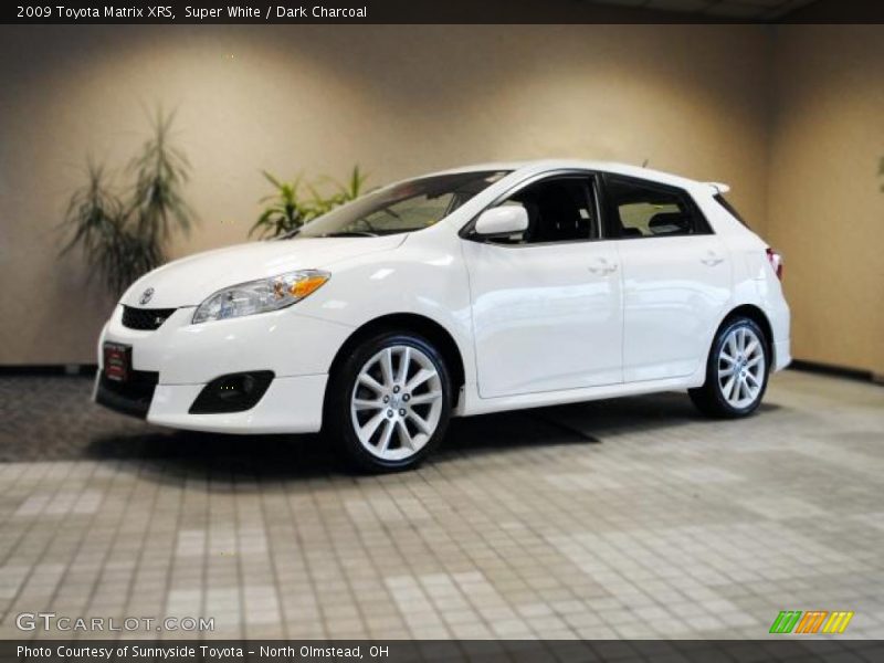 Super White / Dark Charcoal 2009 Toyota Matrix XRS