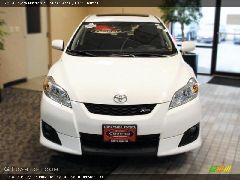 Super White / Dark Charcoal 2009 Toyota Matrix XRS