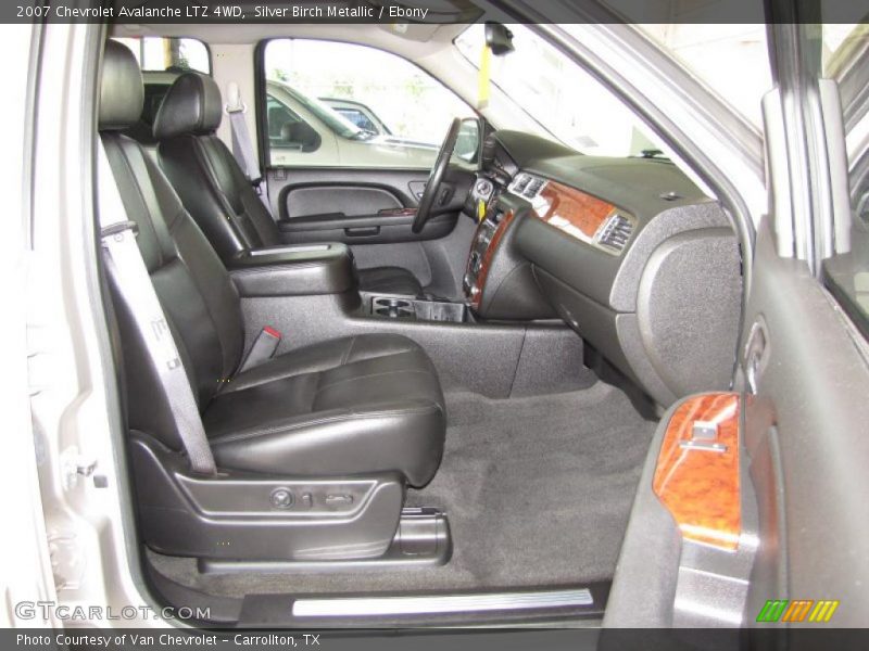  2007 Avalanche LTZ 4WD Ebony Interior