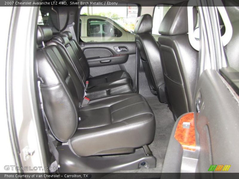  2007 Avalanche LTZ 4WD Ebony Interior