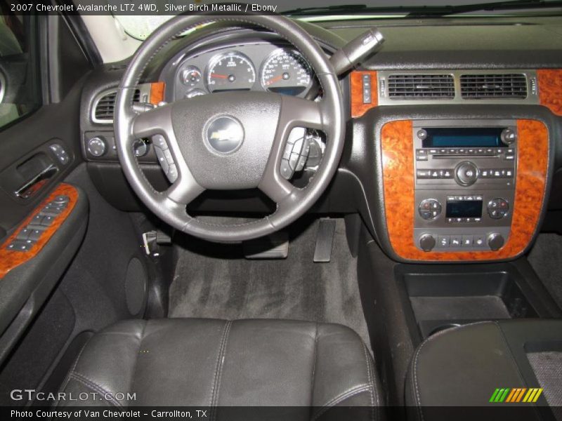 Dashboard of 2007 Avalanche LTZ 4WD