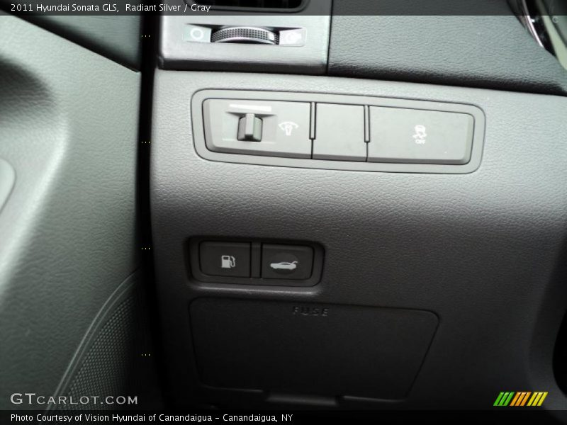 Radiant Silver / Gray 2011 Hyundai Sonata GLS