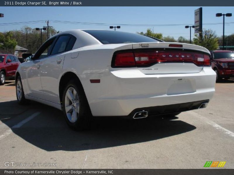 Bright White / Black 2011 Dodge Charger SE