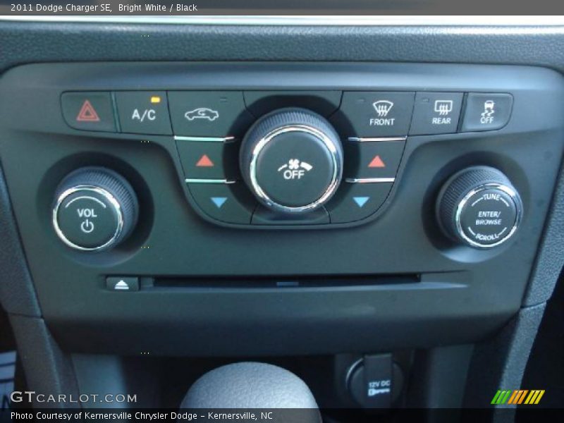 Bright White / Black 2011 Dodge Charger SE