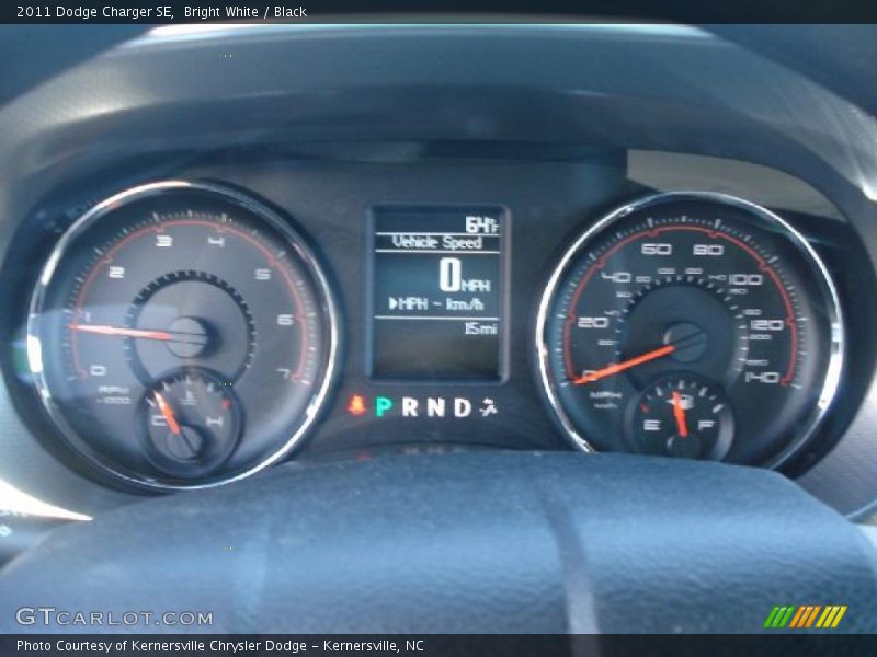 Bright White / Black 2011 Dodge Charger SE