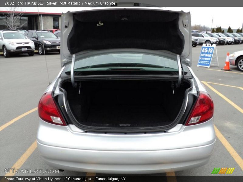 Silver Frost Metallic / Medium Graphite 2002 Ford Taurus SES