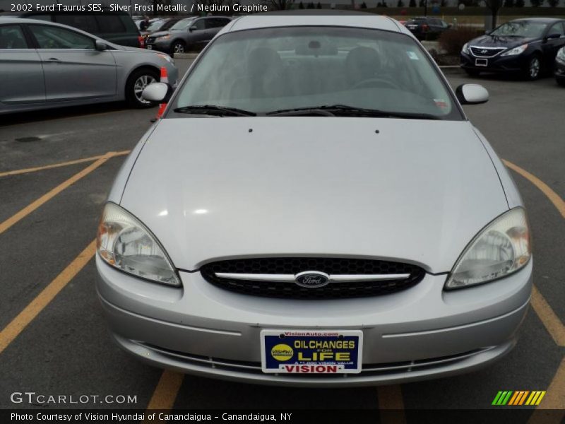 Silver Frost Metallic / Medium Graphite 2002 Ford Taurus SES