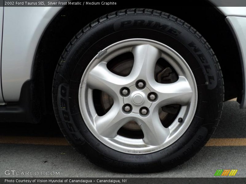 Silver Frost Metallic / Medium Graphite 2002 Ford Taurus SES