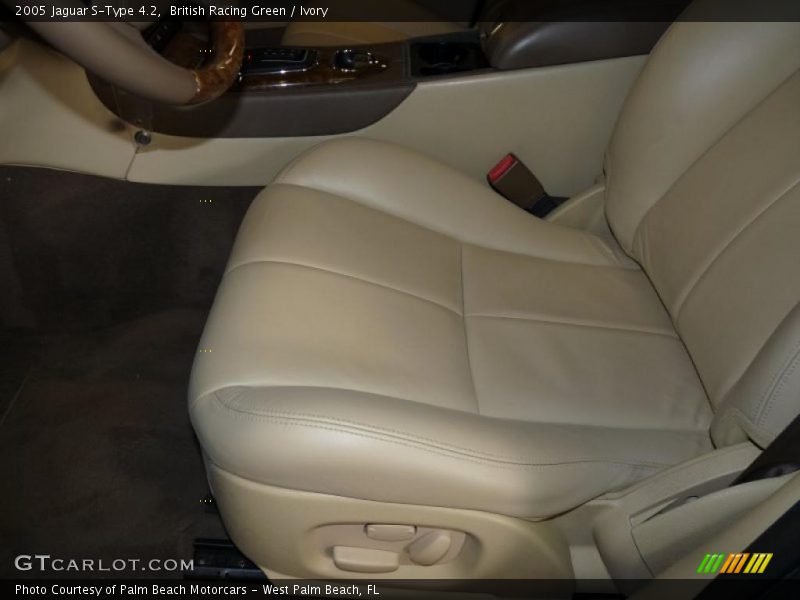 British Racing Green / Ivory 2005 Jaguar S-Type 4.2