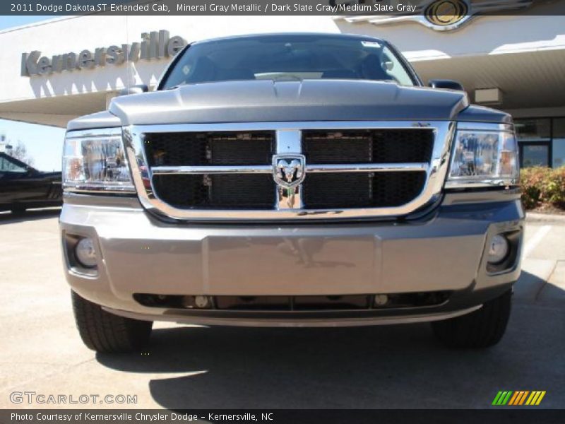 Mineral Gray Metallic / Dark Slate Gray/Medium Slate Gray 2011 Dodge Dakota ST Extended Cab