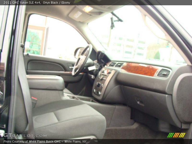 Onyx Black / Ebony 2011 GMC Yukon SLE 4x4