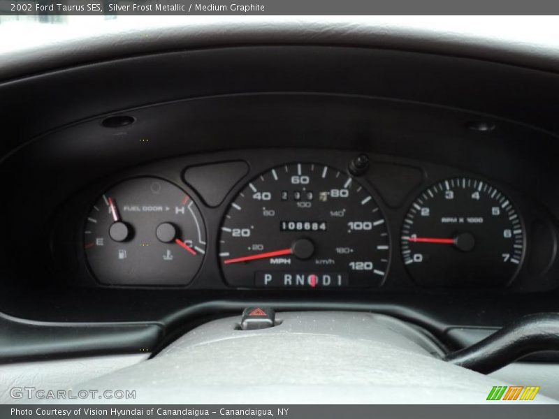 Silver Frost Metallic / Medium Graphite 2002 Ford Taurus SES