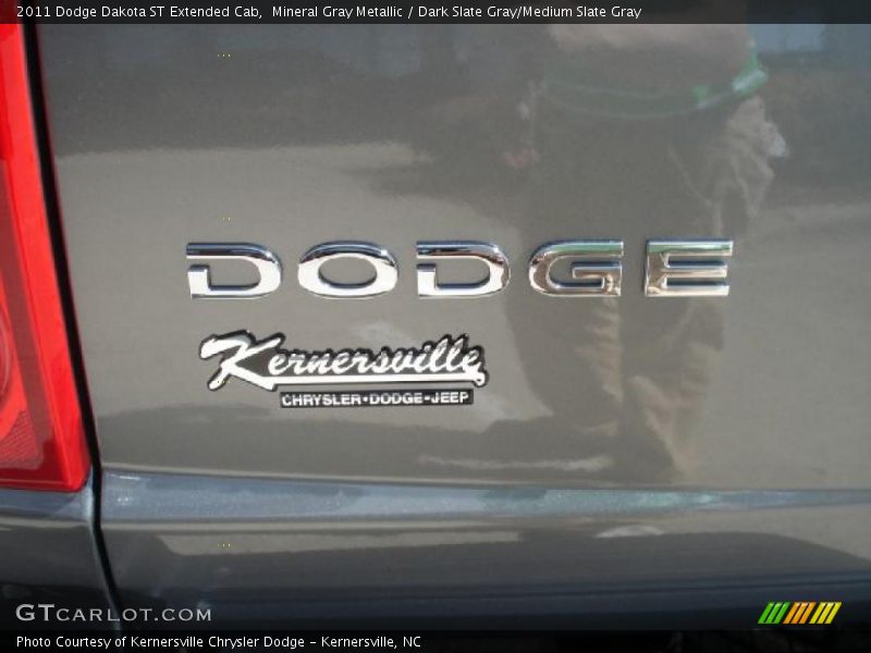 Mineral Gray Metallic / Dark Slate Gray/Medium Slate Gray 2011 Dodge Dakota ST Extended Cab