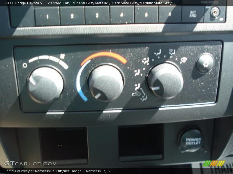Mineral Gray Metallic / Dark Slate Gray/Medium Slate Gray 2011 Dodge Dakota ST Extended Cab