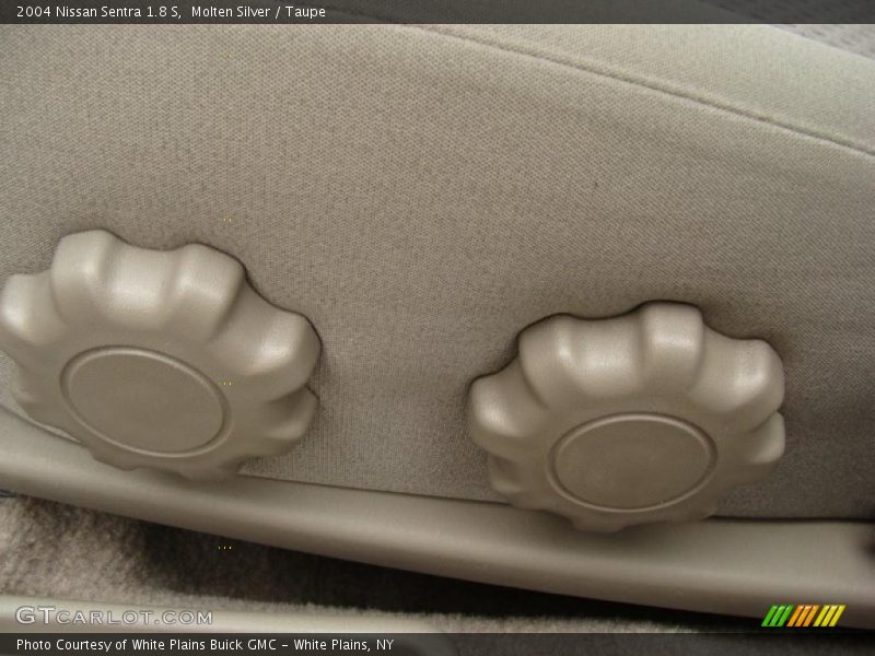 Molten Silver / Taupe 2004 Nissan Sentra 1.8 S