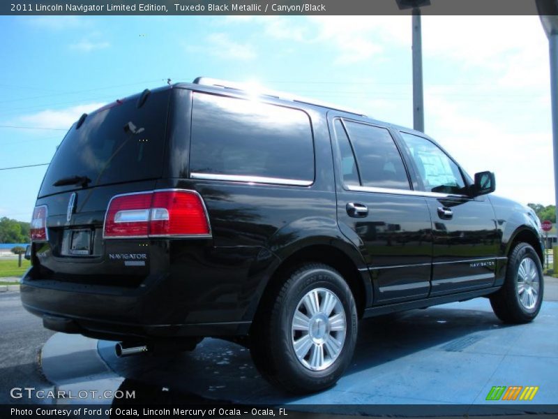 Tuxedo Black Metallic / Canyon/Black 2011 Lincoln Navigator Limited Edition