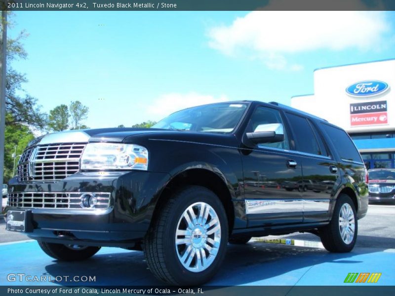 Tuxedo Black Metallic / Stone 2011 Lincoln Navigator 4x2