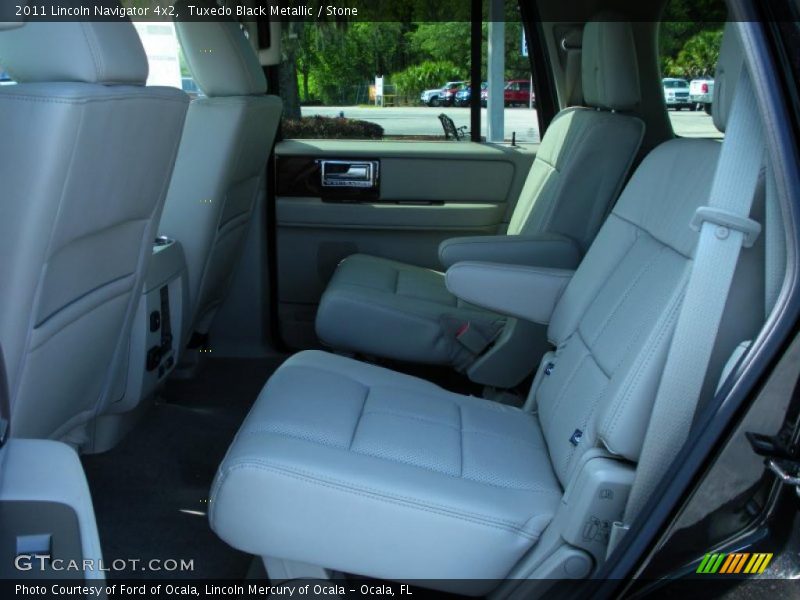 Tuxedo Black Metallic / Stone 2011 Lincoln Navigator 4x2