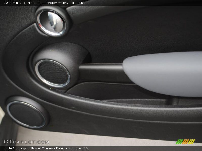 Pepper White / Carbon Black 2011 Mini Cooper Hardtop