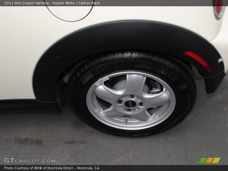 Pepper White / Carbon Black 2011 Mini Cooper Hardtop
