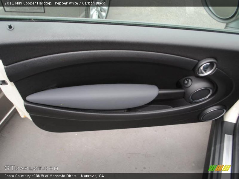 Pepper White / Carbon Black 2011 Mini Cooper Hardtop