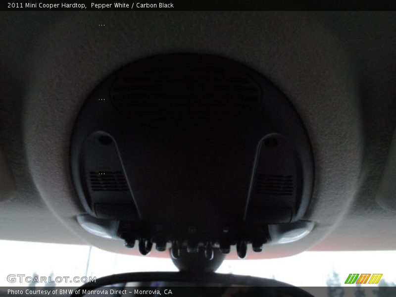Pepper White / Carbon Black 2011 Mini Cooper Hardtop