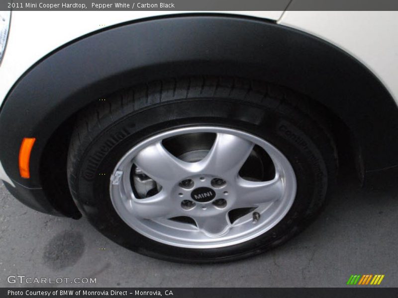 Pepper White / Carbon Black 2011 Mini Cooper Hardtop