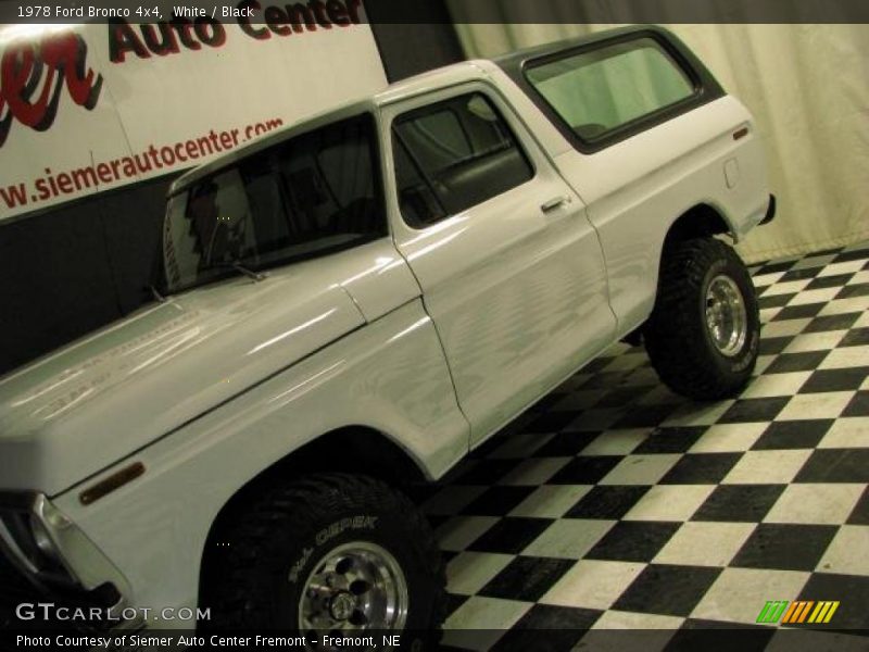 White / Black 1978 Ford Bronco 4x4