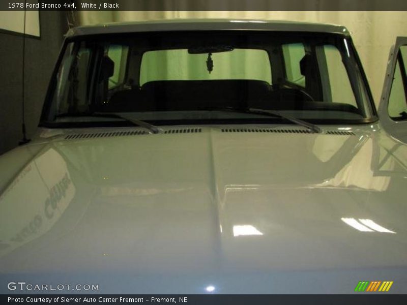 White / Black 1978 Ford Bronco 4x4