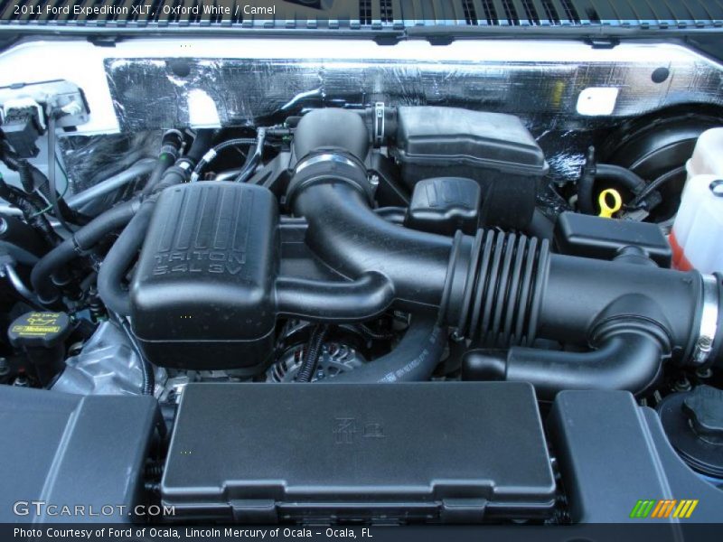 Oxford White / Camel 2011 Ford Expedition XLT