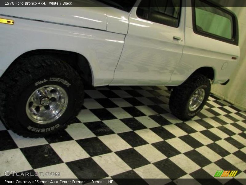 White / Black 1978 Ford Bronco 4x4