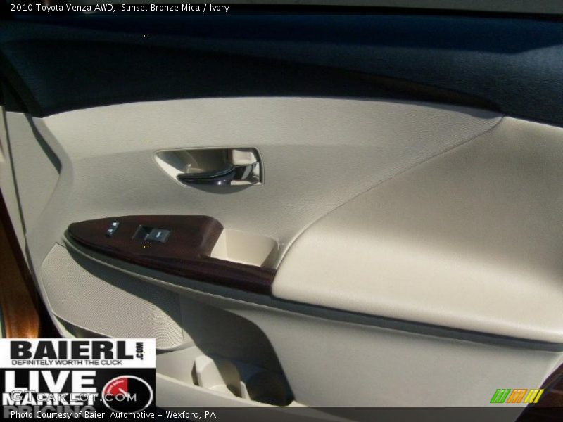 Sunset Bronze Mica / Ivory 2010 Toyota Venza AWD