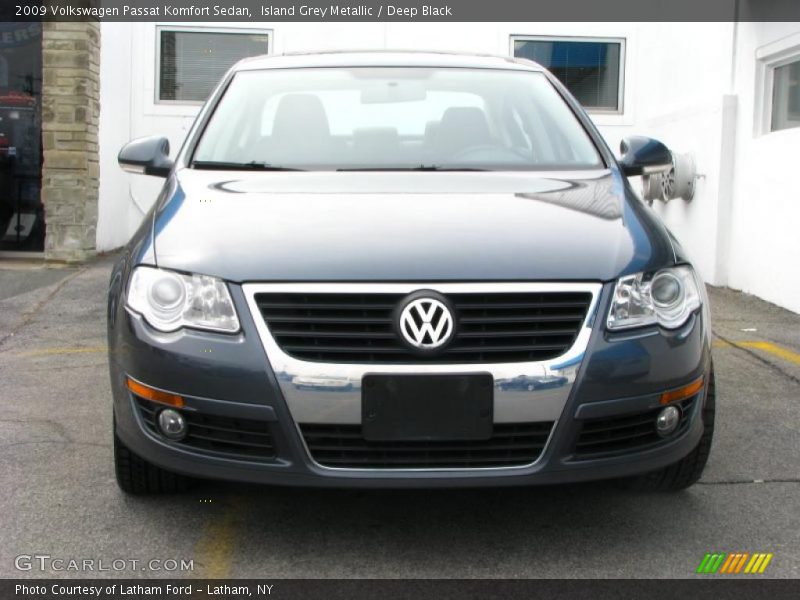 Island Grey Metallic / Deep Black 2009 Volkswagen Passat Komfort Sedan