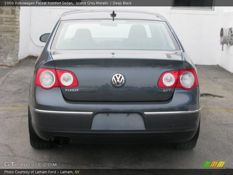 Island Grey Metallic / Deep Black 2009 Volkswagen Passat Komfort Sedan